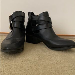 Seychelles black booties